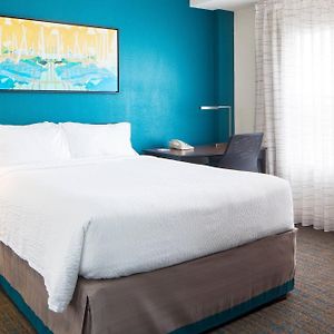 One-Bedroom Queen Suite